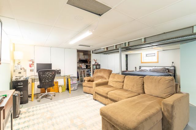 5332 S Meade Avenue, Chicago, IL 60638