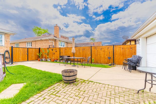 5332 S Meade Avenue, Chicago, IL 60638