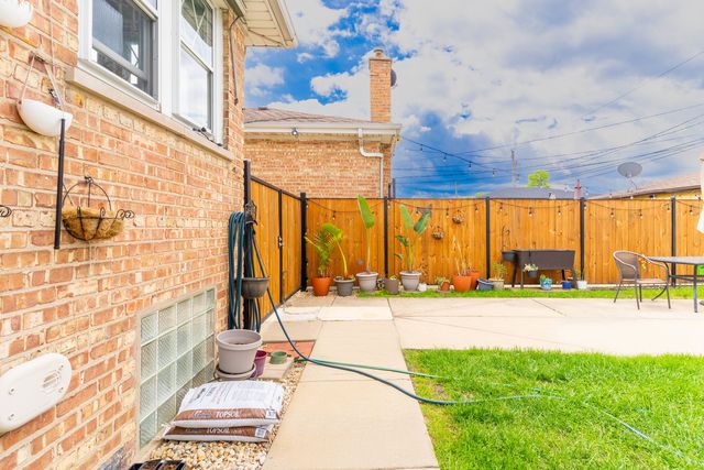 5332 S Meade Avenue, Chicago, IL 60638