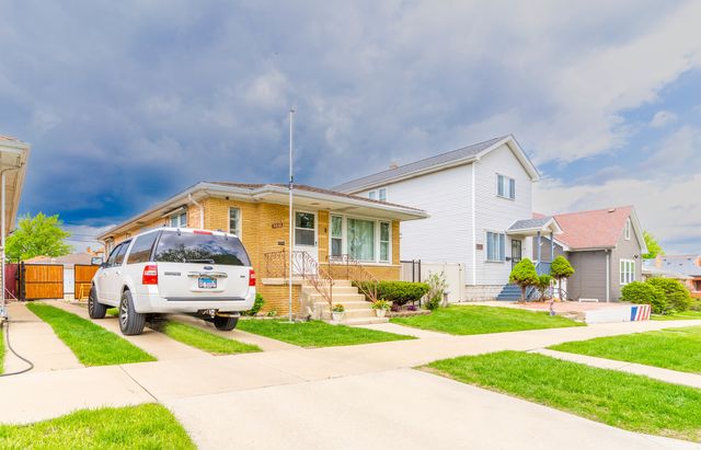 5332 S Meade Avenue, Chicago, IL 60638