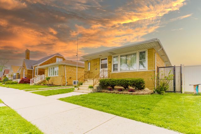 5332 S Meade Avenue, Chicago, IL 60638