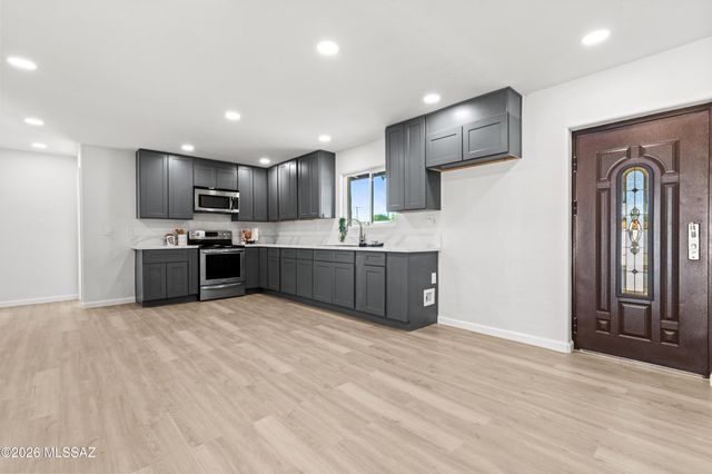 6251 E 20th Street, Tucson, AZ 85711