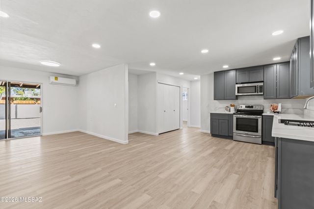 6251 E 20th Street, Tucson, AZ 85711