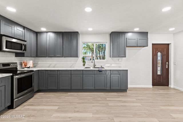 6251 E 20th Street, Tucson, AZ 85711