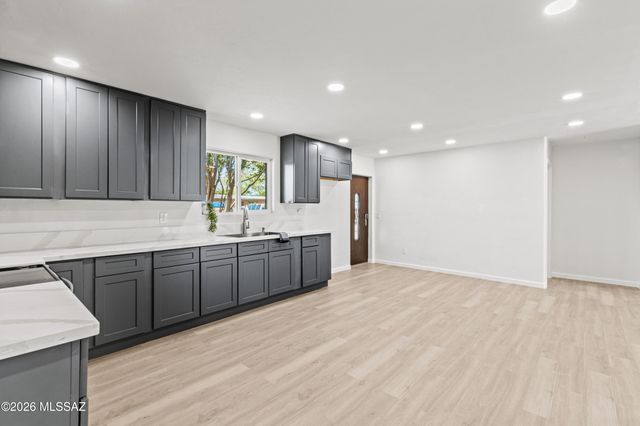 6251 E 20th Street, Tucson, AZ 85711