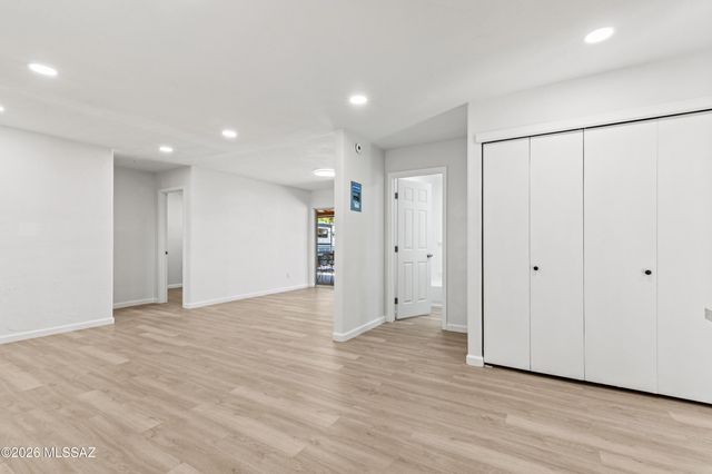 6251 E 20th Street, Tucson, AZ 85711