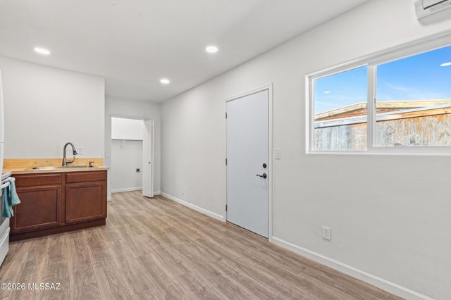 6251 E 20th Street, Tucson, AZ 85711