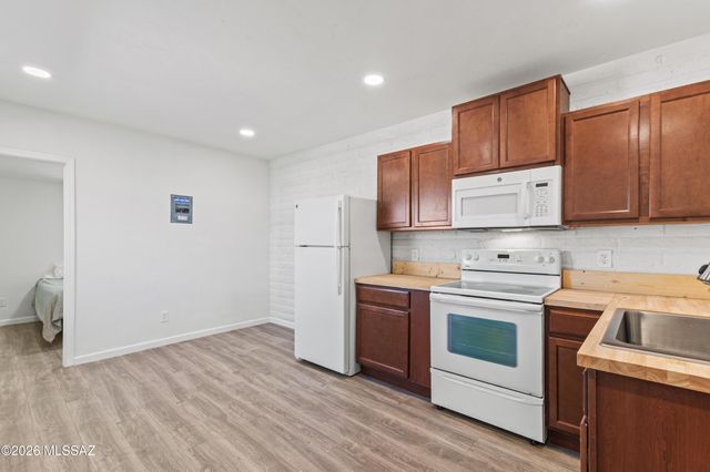 6251 E 20th Street, Tucson, AZ 85711