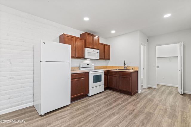 6251 E 20th Street, Tucson, AZ 85711