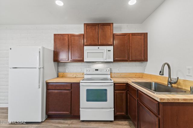 6251 E 20th Street, Tucson, AZ 85711