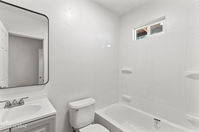 6251 E 20th Street, Tucson, AZ 85711