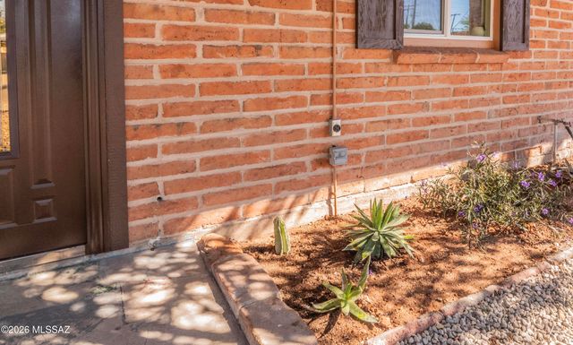 6251 E 20th Street, Tucson, AZ 85711