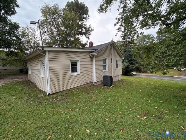 1904 Arlington Rd, Hopewell, VA 23860