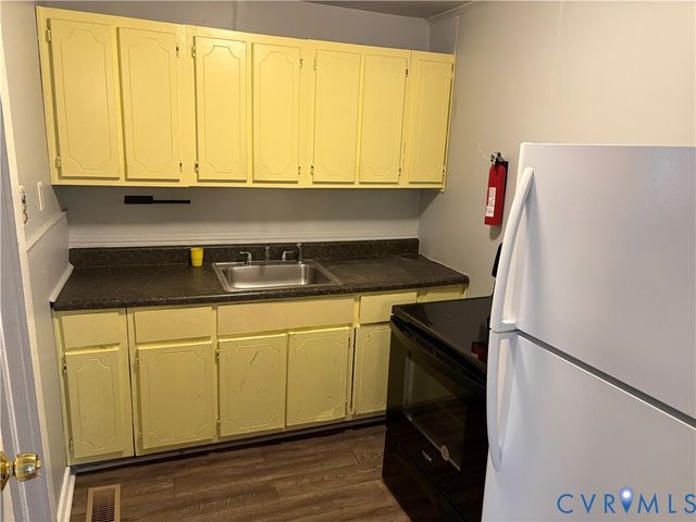 1904 Arlington Rd, Hopewell, VA 23860
