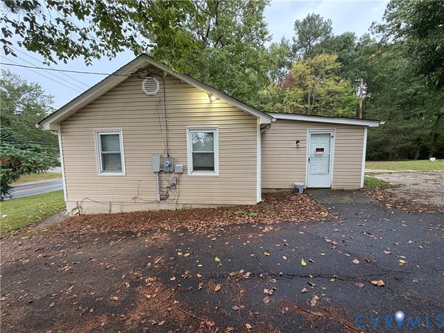 1904 Arlington Rd, Hopewell, VA 23860