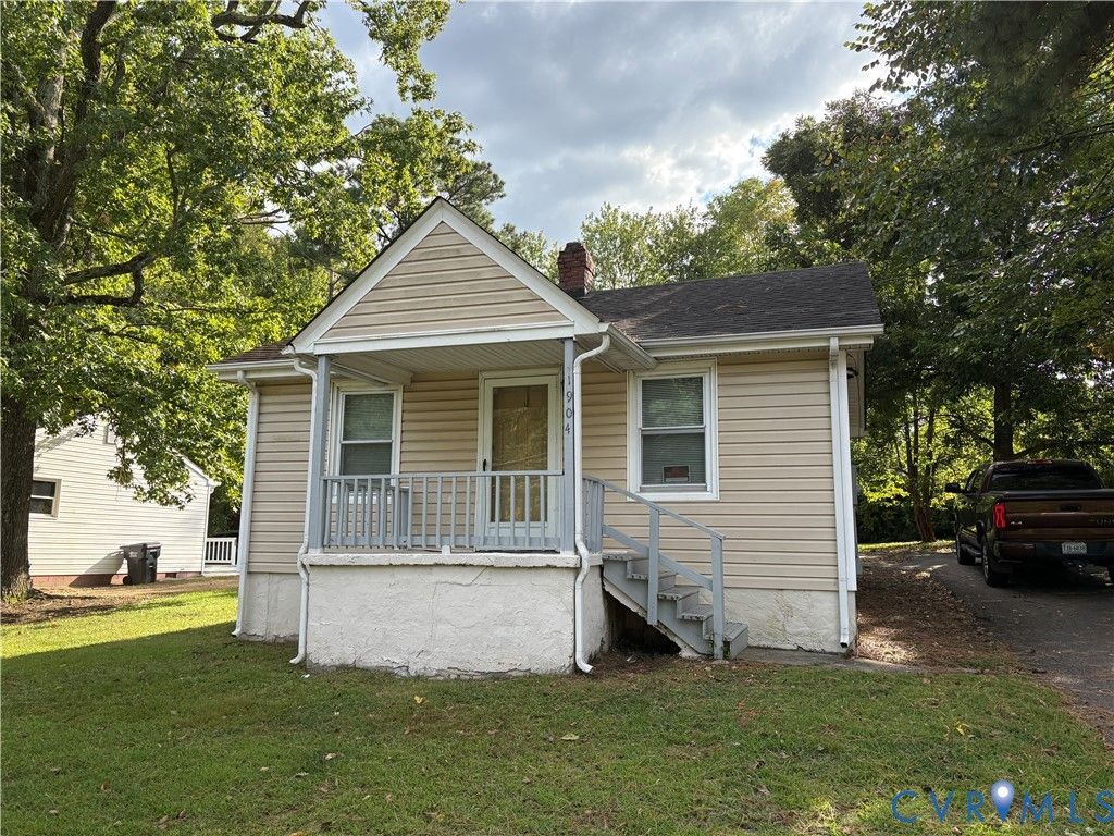 1904 Arlington Rd, Hopewell, VA 23860