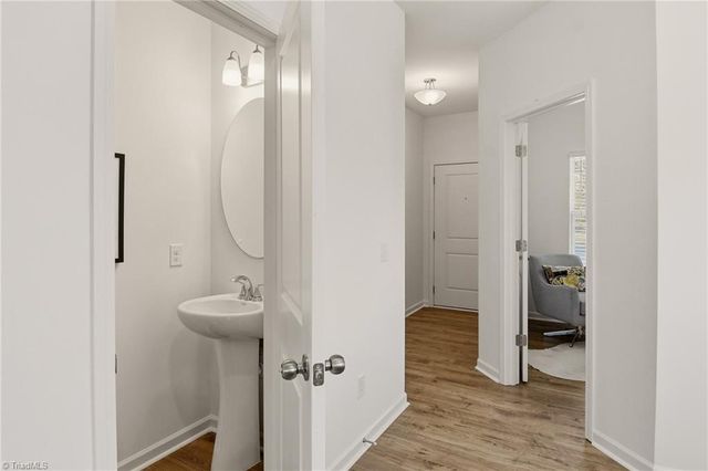 4112 Country Club Road 1034, Winston-salem, NC 27104