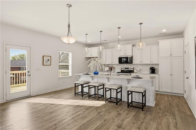 4112 Country Club Road 1034, Winston-salem, NC 27104