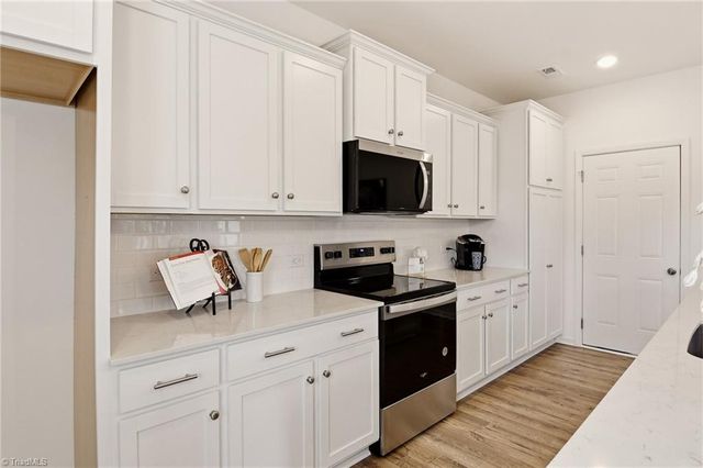 4112 Country Club Road 1034, Winston-salem, NC 27104