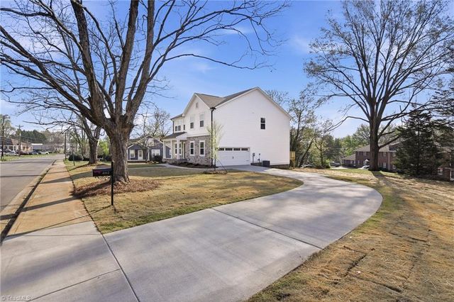 4112 Country Club Road 1034, Winston-salem, NC 27104