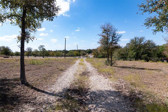 2364 WESTWOOD RD, Lockhart, TX 78644