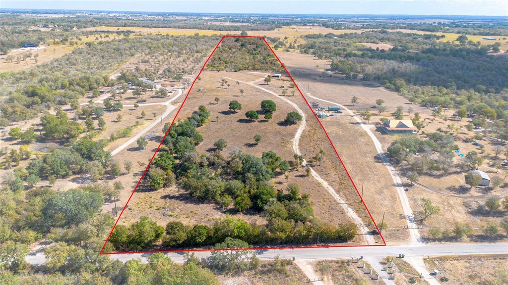 2364 WESTWOOD RD, Lockhart, TX 78644
