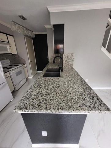 2211 S Kirkwood Road 69, Houston, TX 77077