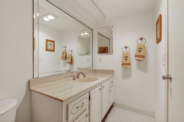 3300 S Ocean Boulevard 320-c, Highland Beach, FL 33487