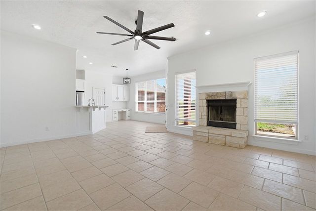 14469 SW Lee Blvd, Cache, OK 73527