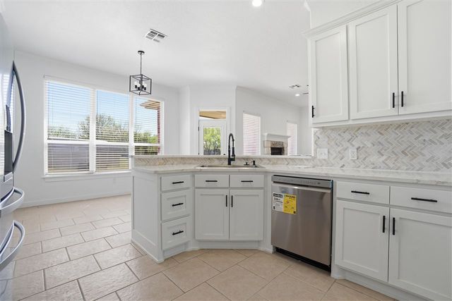 14469 SW Lee Blvd, Cache, OK 73527