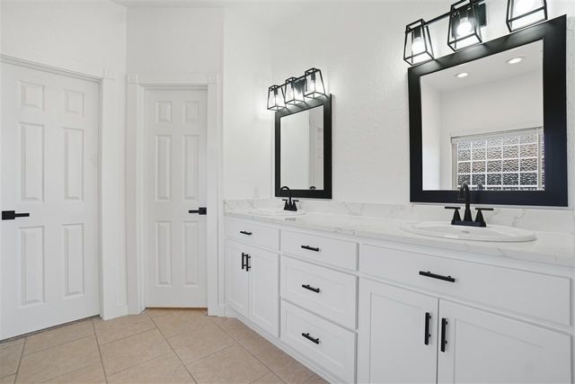 14469 SW Lee Blvd, Cache, OK 73527