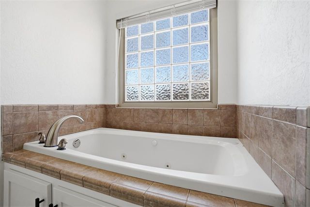 14469 SW Lee Blvd, Cache, OK 73527