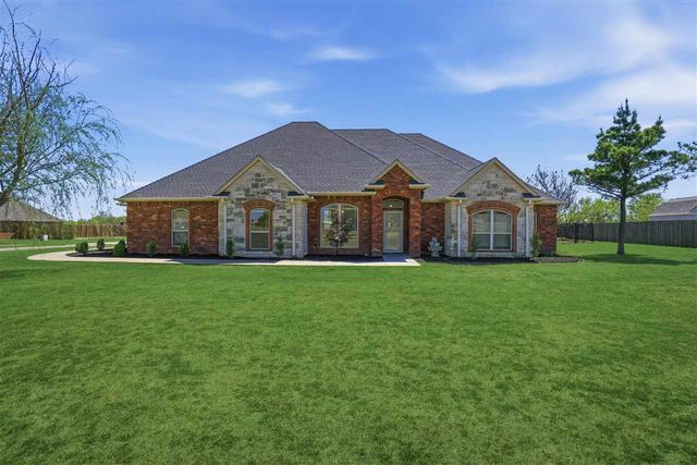 14469 SW Lee Blvd, Cache, OK 73527