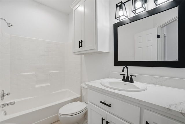 14469 SW Lee Blvd, Cache, OK 73527