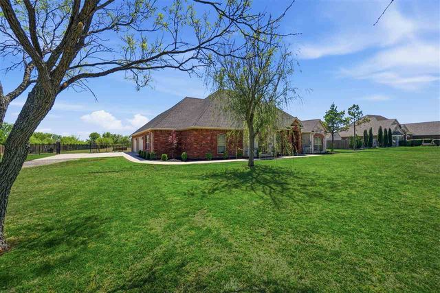 14469 SW Lee Blvd, Cache, OK 73527