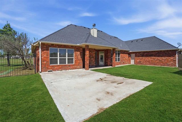 14469 SW Lee Blvd, Cache, OK 73527