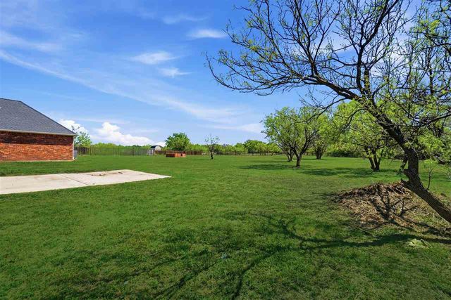 14469 SW Lee Blvd, Cache, OK 73527