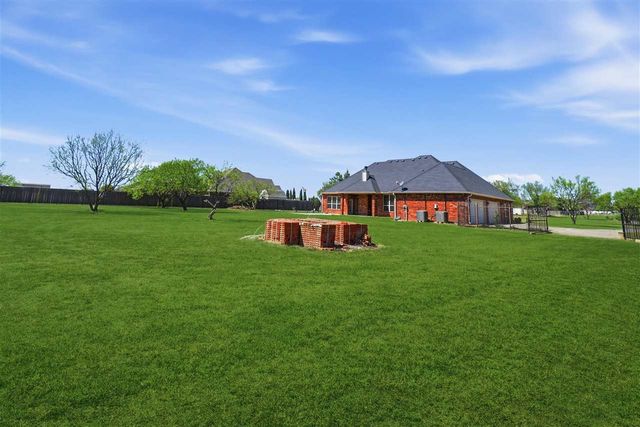 14469 SW Lee Blvd, Cache, OK 73527