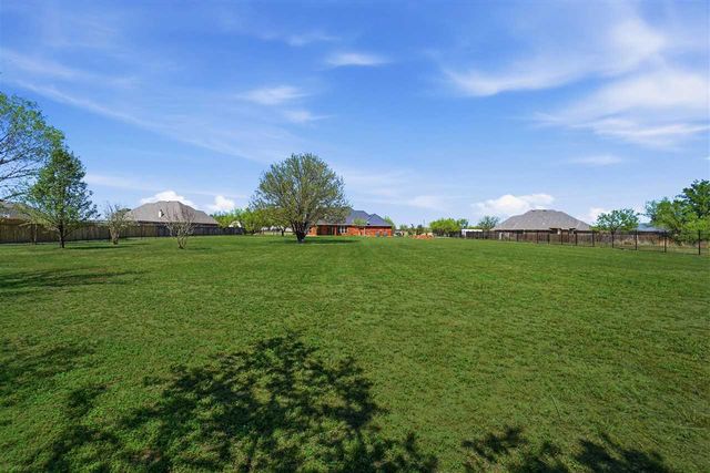 14469 SW Lee Blvd, Cache, OK 73527