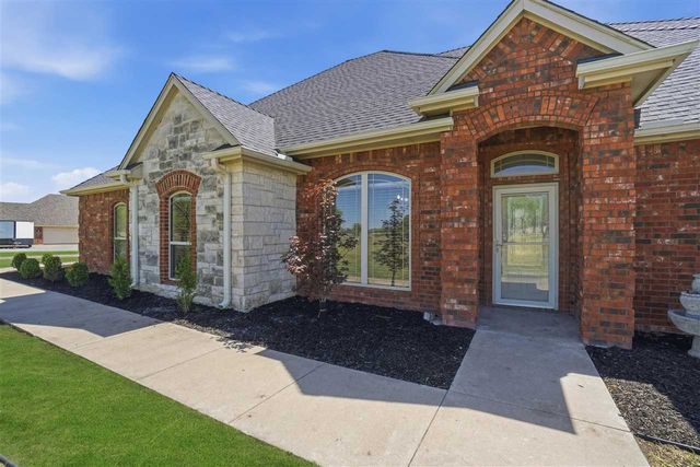 14469 SW Lee Blvd, Cache, OK 73527