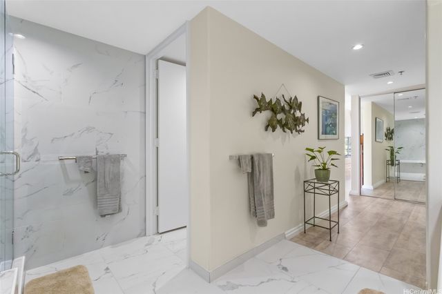 1 Keahole Place 3310, Honolulu, HI 96825