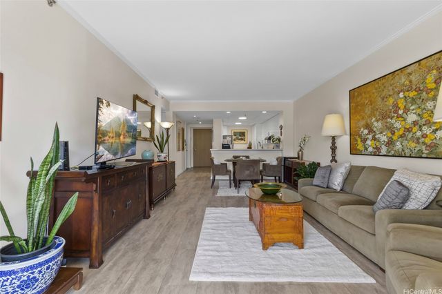 1 Keahole Place 3310, Honolulu, HI 96825