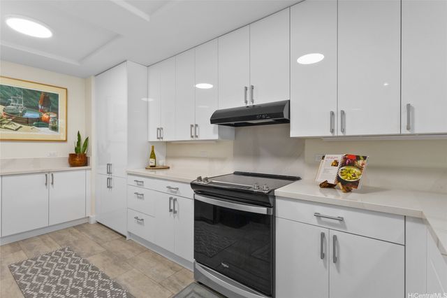 1 Keahole Place 3310, Honolulu, HI 96825