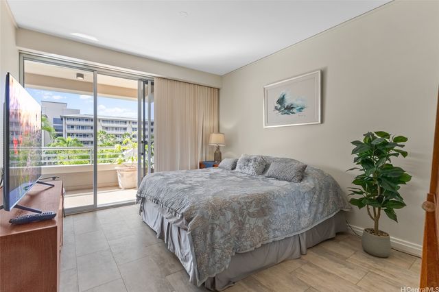 1 Keahole Place 3310, Honolulu, HI 96825