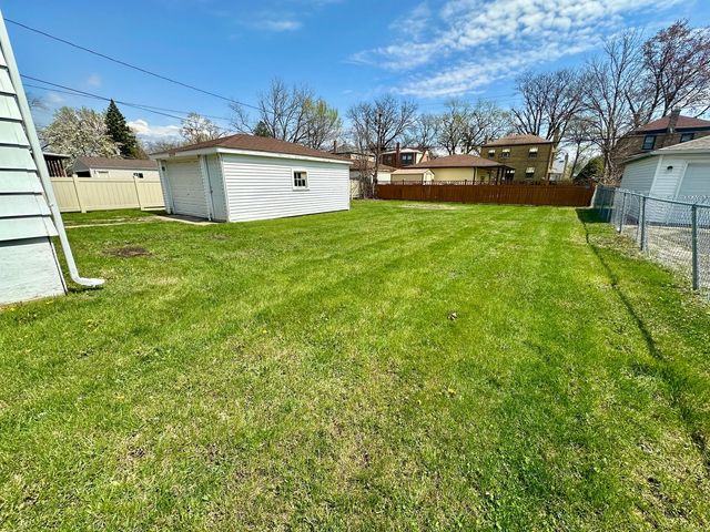 2329 S 20th Avenue, Broadview, IL 60155