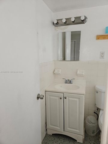 4590 SW 67th Ave 2, Miami, FL 33155