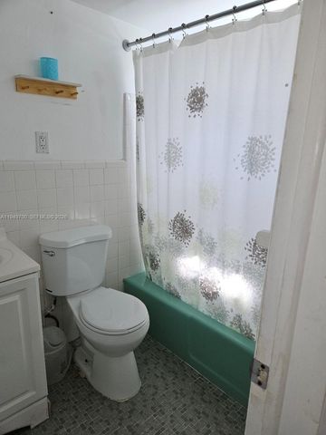 4590 SW 67th Ave 2, Miami, FL 33155