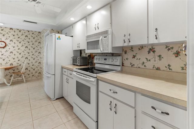 6622 10TH AVENUE W 5707, Bradenton, FL 34209