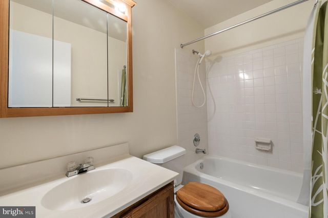 5539 RIDGETON HILL CT, Fairfax, VA 22032