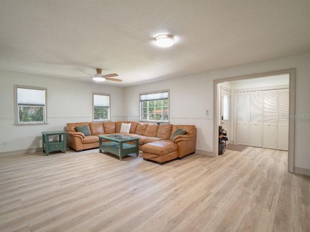 403 E CAROLINA AVENUE, Plant City, FL 33563